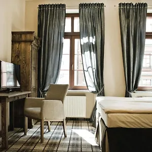 Five Stars 2*, Wrocław Polen