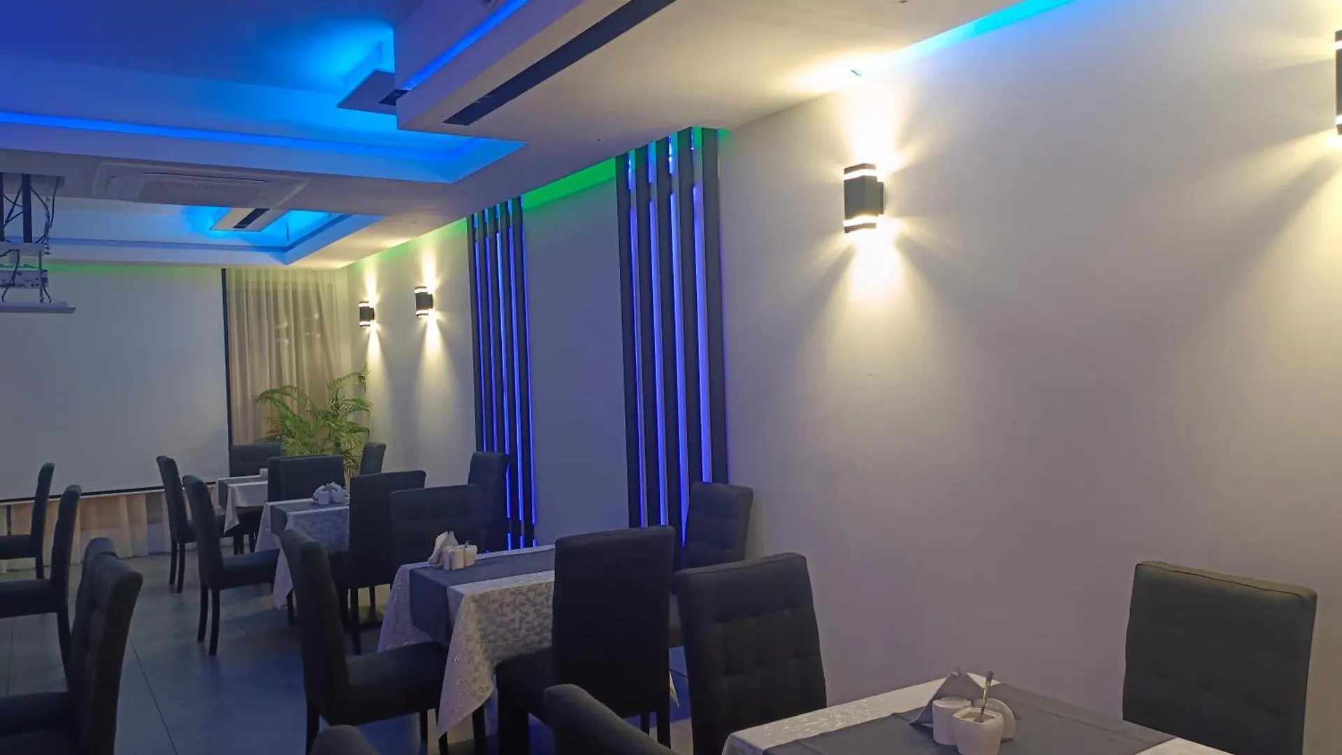 Hotelik & Restauracja Amber Raszyn 3*,  Πολωνία