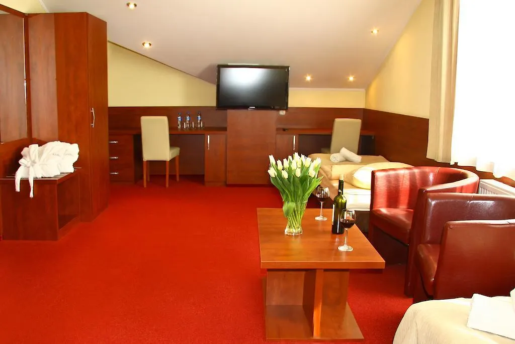 Bed and Breakfast Hotelik & Restauracja Amber Raszyn